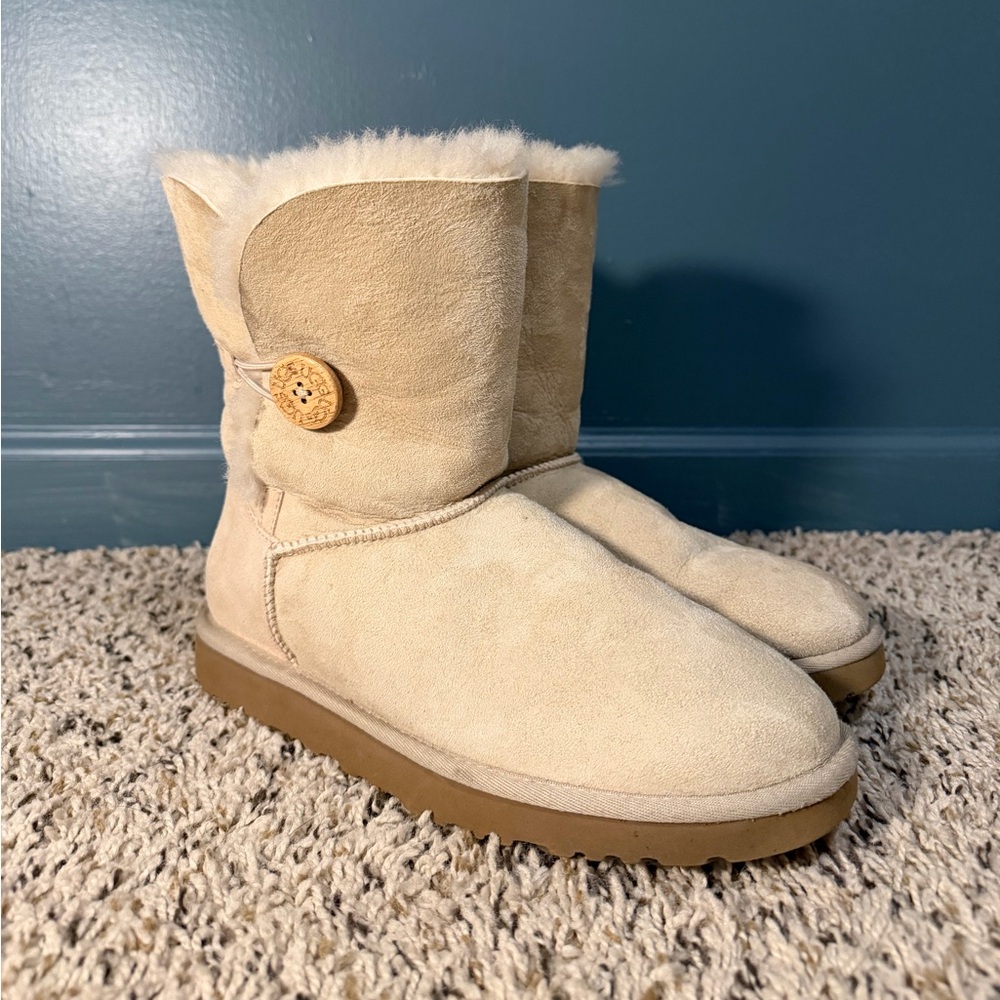 Sand Bailey Button Ugg Boots size 8